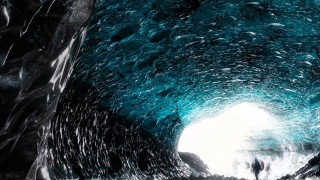 Eishöhle unter dem Vatnäjökull